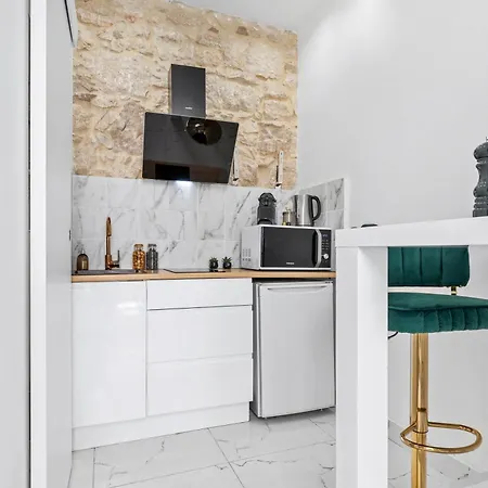 Apartment 2 - Centre - Terrace - Wi-fi - Air Conditioning